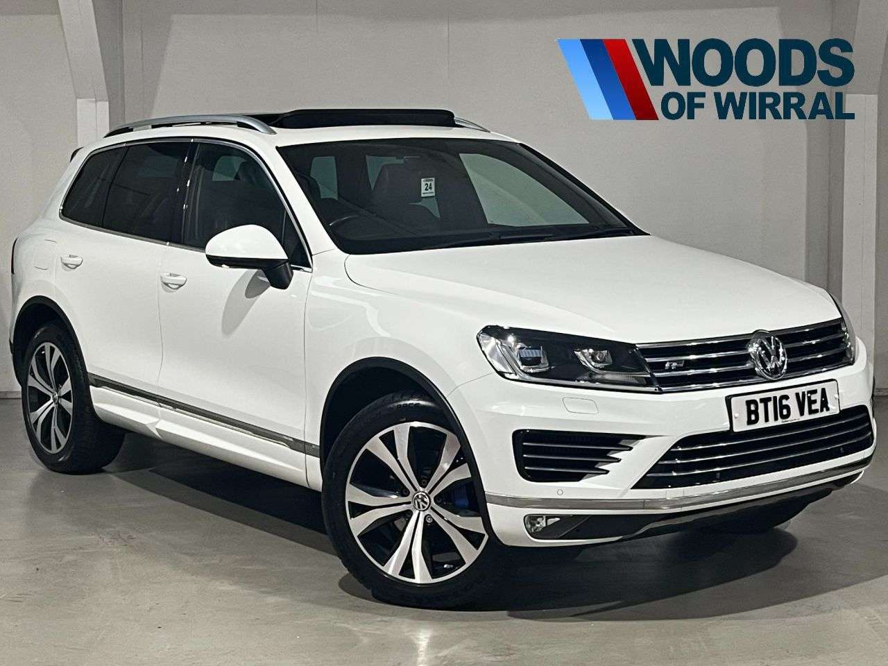 A 2016 VOLKSWAGEN TOUAREG 3.0 TDI V6 BlueMotion Tech R-Line SUV 5dr Diesel Tiptronic 4WD Euro 6 (s/s) A 2016 VOLKSWAGEN TOUAREG 3.0 TDI V6 BlueMotion Tech R-Line SUV 5dr Diesel Tiptronic 4WD Euro 6 (s/s)