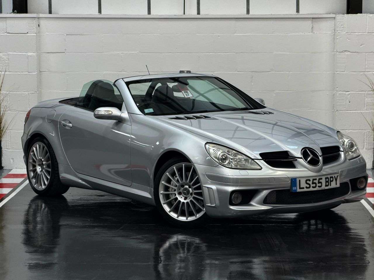 A 2005 MERCEDES-BENZ SLK 5.4 SLK55 AMG Convertible 2dr Petrol 7G-Tronic (288 g/km, 360 bhp) A 2005 MERCEDES-BENZ SLK 5.4 SLK55 AMG Convertible 2dr Petrol 7G-Tronic (288 g/km, 360 bhp)