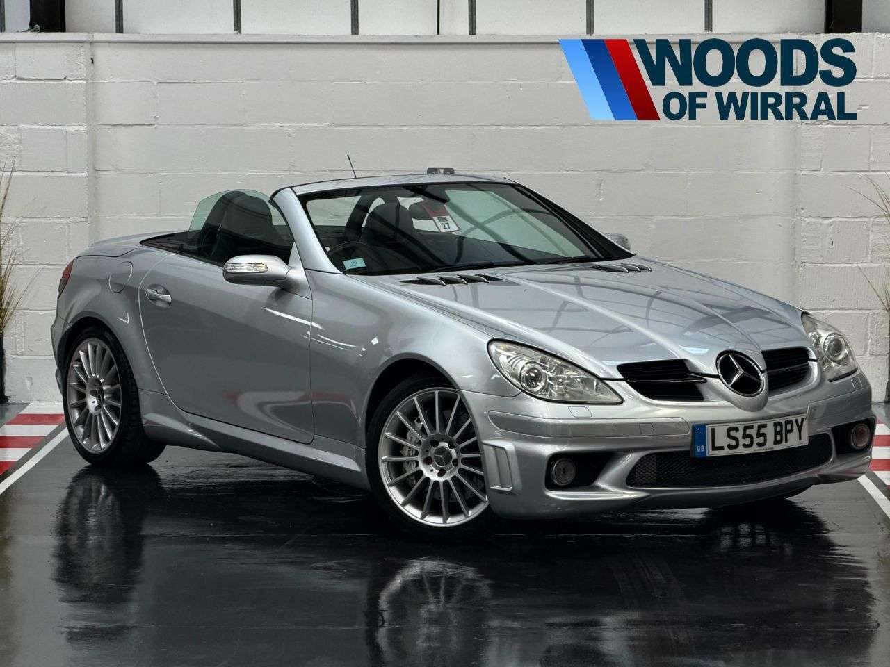 A 2005 MERCEDES-BENZ SLK 5.4 SLK55 AMG Convertible 2dr Petrol 7G-Tronic (288 g/km, 360 bhp) A 2005 MERCEDES-BENZ SLK 5.4 SLK55 AMG Convertible 2dr Petrol 7G-Tronic (288 g/km, 360 bhp)