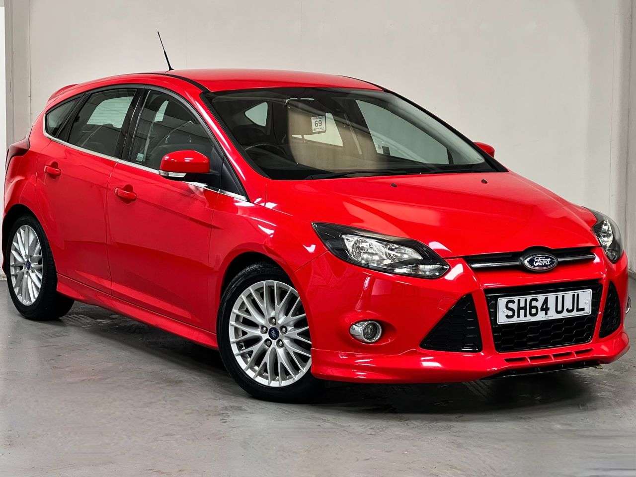 A 2014 FORD FOCUS 1.6 TDCi Zetec S Hatchback 5dr Diesel Manual Euro 5 (s/s) (115 ps) A 2014 FORD FOCUS 1.6 TDCi Zetec S Hatchback 5dr Diesel Manual Euro 5 (s/s) (115 ps)