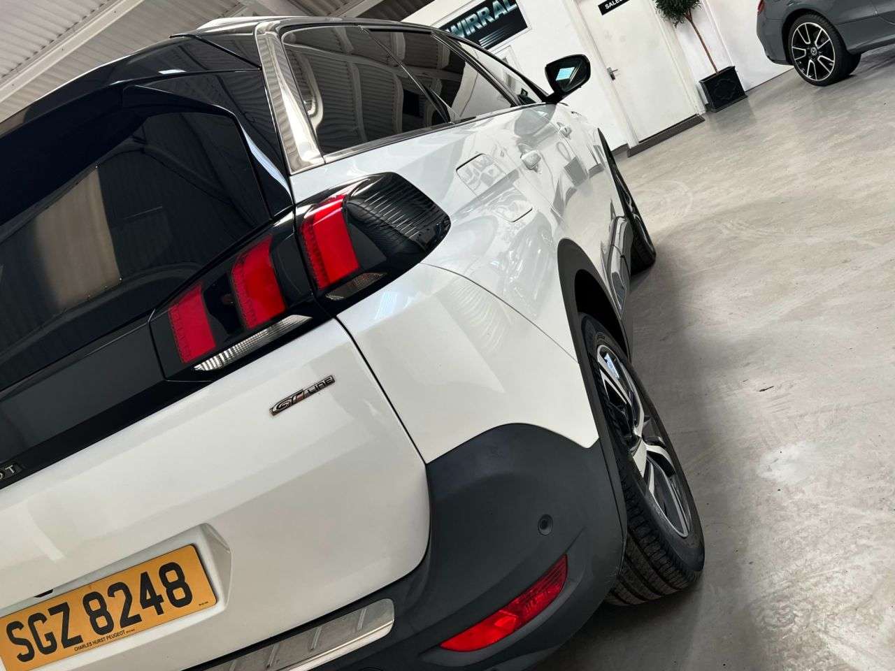 2020 PEUGEOT 5008 2020 PEUGEOT 5008