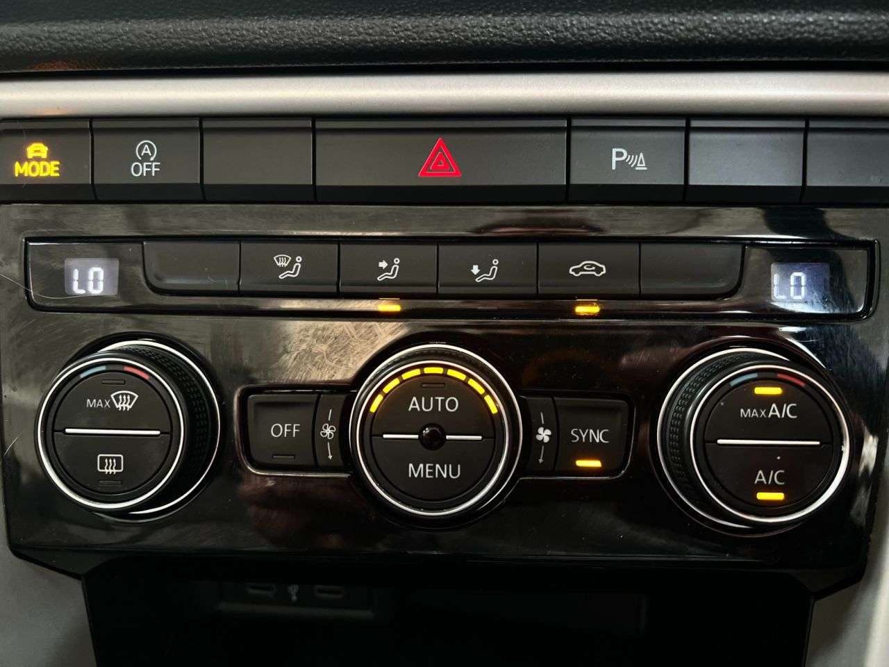 2020 VOLKSWAGEN T-ROC 2020 VOLKSWAGEN T-ROC