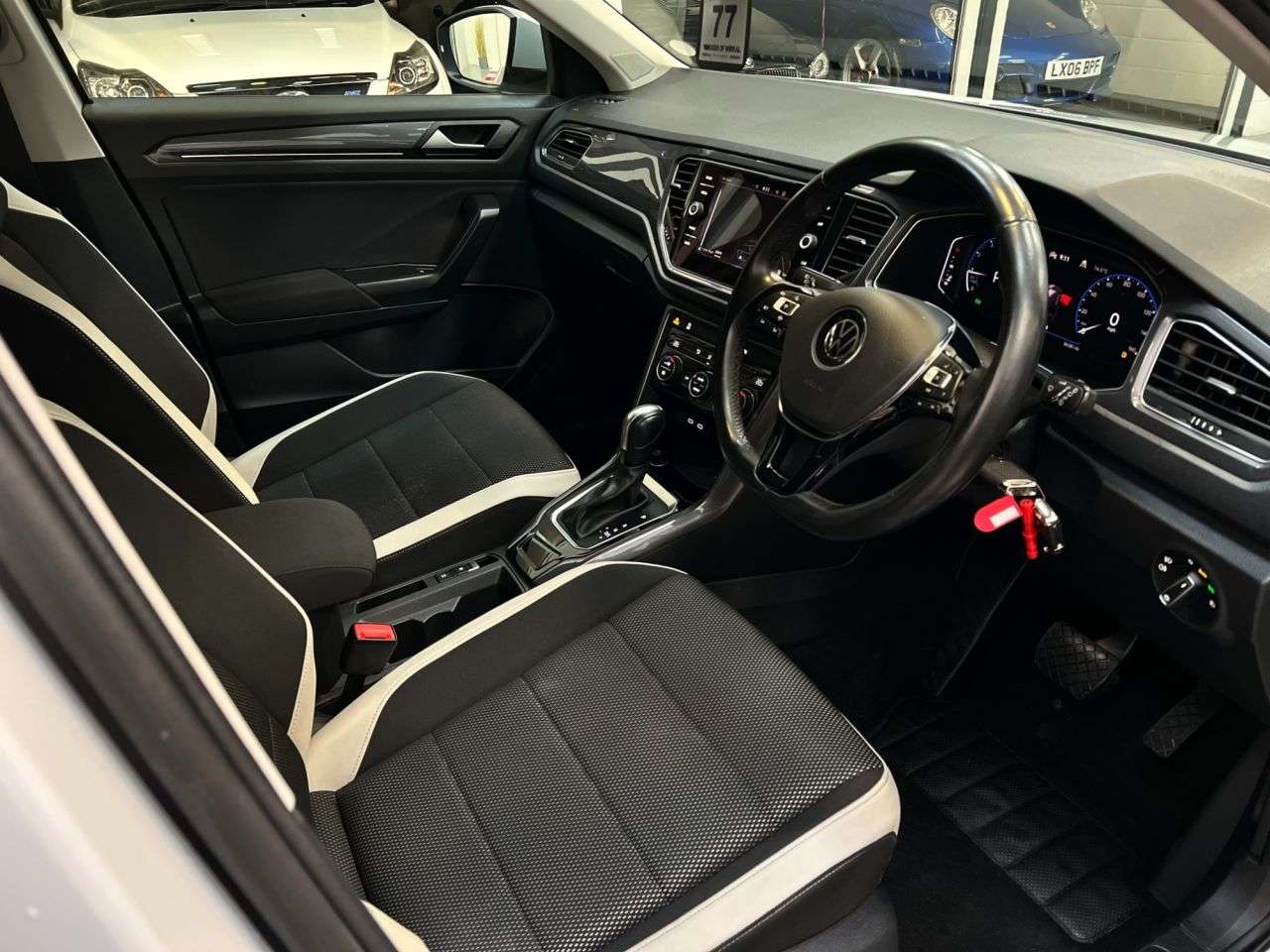 2021 VOLKSWAGEN T-ROC 2021 VOLKSWAGEN T-ROC
