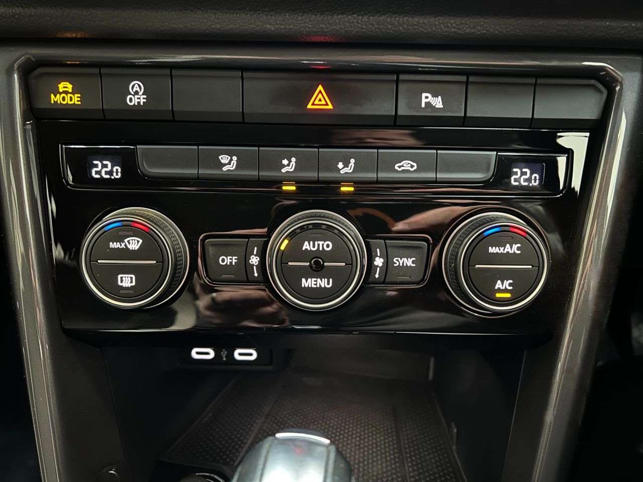 2021 VOLKSWAGEN T-ROC 2021 VOLKSWAGEN T-ROC