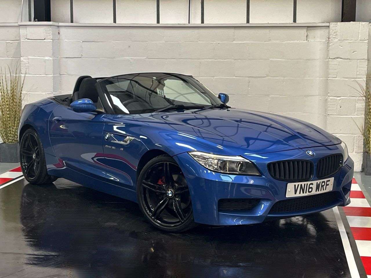 A 2016 BMW Z SERIES Z4 SDRIVE18I M SPORT ROADSTER A 2016 BMW Z SERIES Z4 SDRIVE18I M SPORT ROADSTER