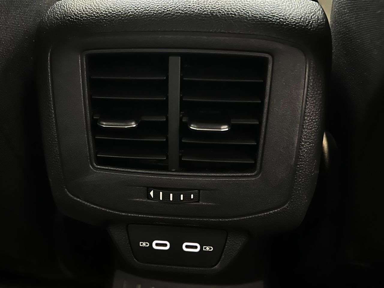 2023 VOLKSWAGEN T-ROC 2023 VOLKSWAGEN T-ROC