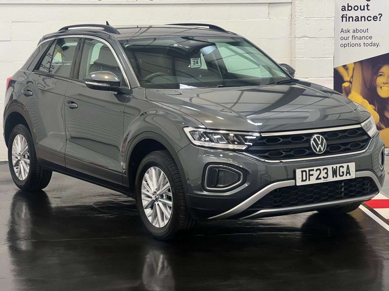 A 2023 VOLKSWAGEN T-ROC 1.5 TSI Life SUV 5dr Petrol Manual Euro 6 (s/s) (150 ps) A 2023 VOLKSWAGEN T-ROC 1.5 TSI Life SUV 5dr Petrol Manual Euro 6 (s/s) (150 ps)