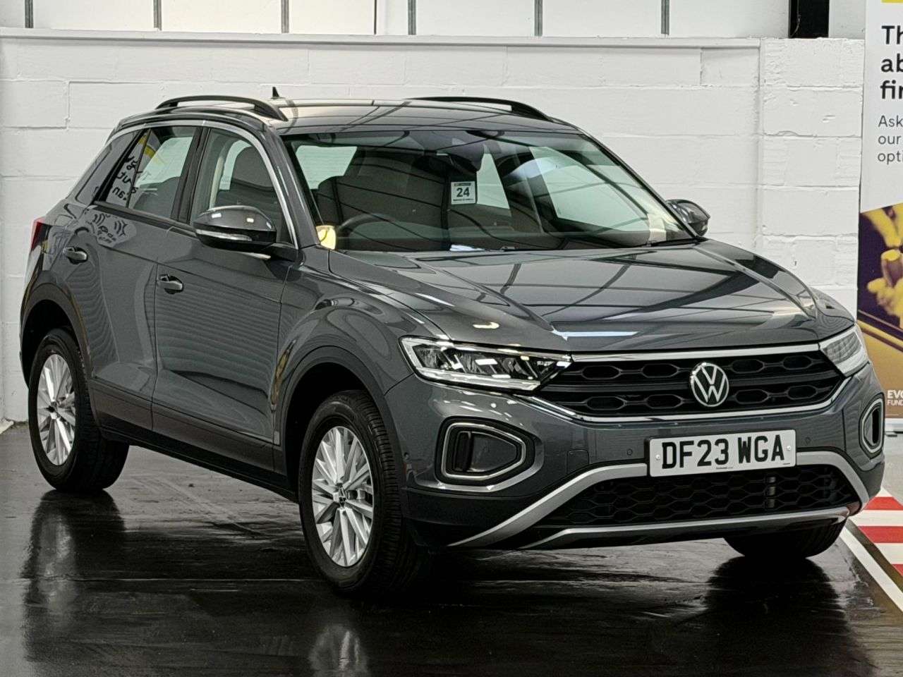 A 2023 VOLKSWAGEN T-ROC 1.5 TSI Life SUV 5dr Petrol Manual Euro 6 (s/s) (150 ps) A 2023 VOLKSWAGEN T-ROC 1.5 TSI Life SUV 5dr Petrol Manual Euro 6 (s/s) (150 ps)