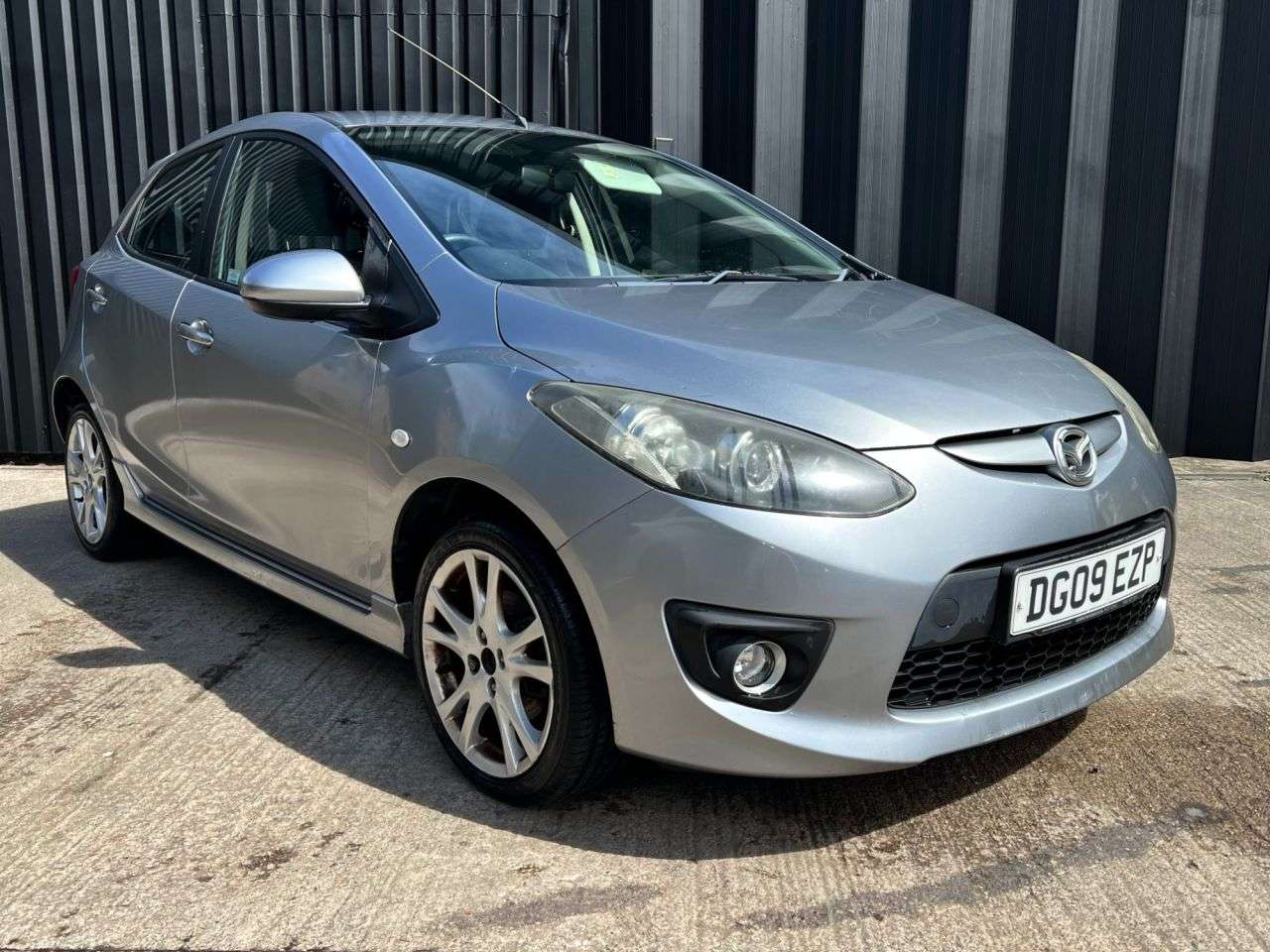A 2009 MAZDA MAZDA2 1.3 Tamura Hatchback 5dr Petrol Manual Euro 4 (86 ps) A 2009 MAZDA MAZDA2 1.3 Tamura Hatchback 5dr Petrol Manual Euro 4 (86 ps)