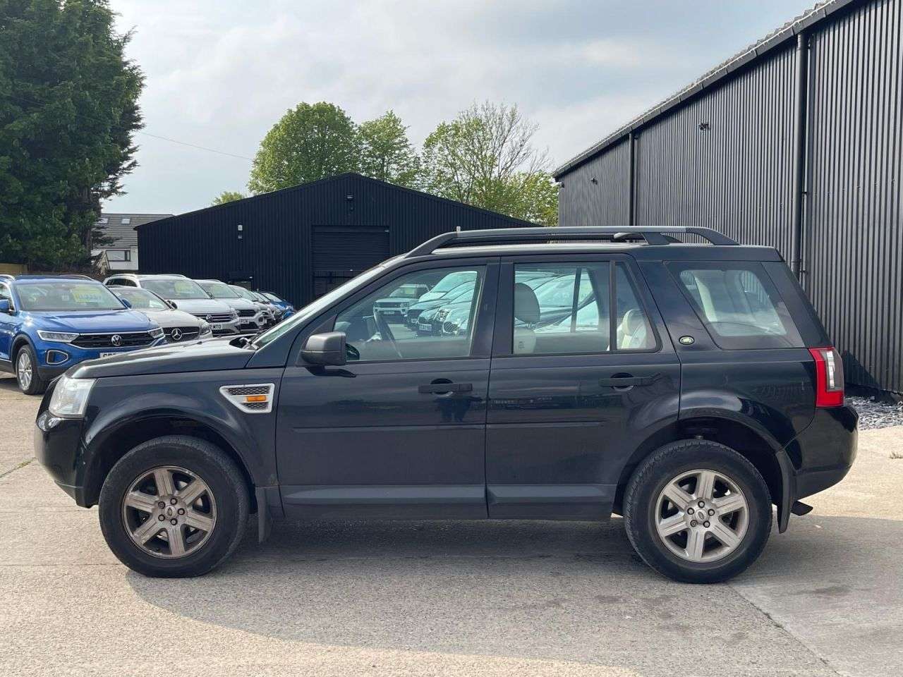 A 2007 LAND ROVER FREELANDER 2 2.2 TD4 S SUV 5dr Diesel Manual 4WD Euro 4 (160 ps) A 2007 LAND ROVER FREELANDER 2 2.2 TD4 S SUV 5dr Diesel Manual 4WD Euro 4 (160 ps)