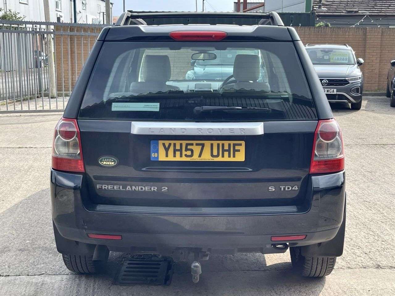A 2007 LAND ROVER FREELANDER 2 2.2 TD4 S SUV 5dr Diesel Manual 4WD Euro 4 (160 ps) A 2007 LAND ROVER FREELANDER 2 2.2 TD4 S SUV 5dr Diesel Manual 4WD Euro 4 (160 ps)