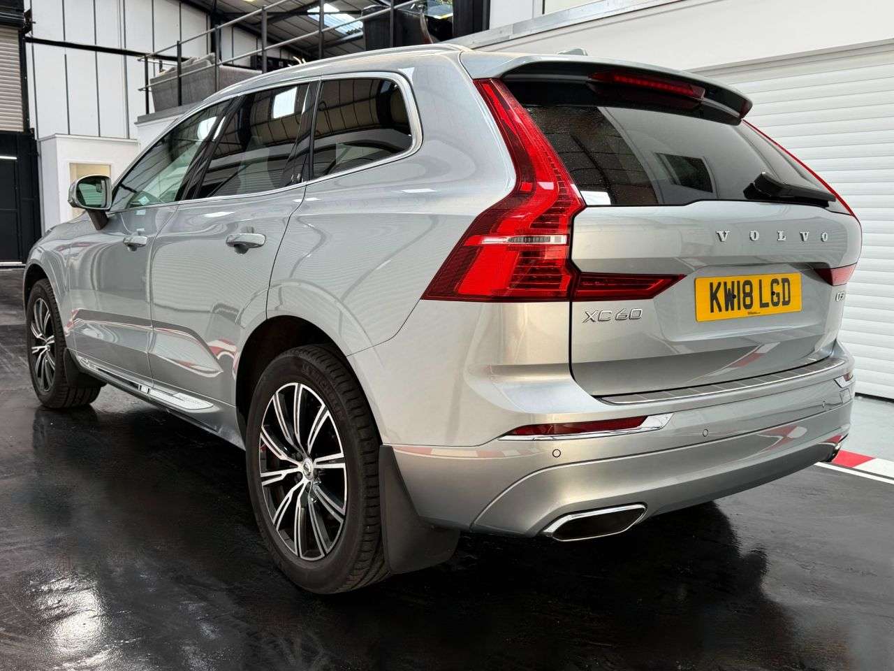 A 2018 VOLVO XC60 2.0 D5 PowerPulse Inscription SUV 5dr Diesel Auto AWD Euro 6 (s/s) (235 ps) A 2018 VOLVO XC60 2.0 D5 PowerPulse Inscription SUV 5dr Diesel Auto AWD Euro 6 (s/s) (235 ps)