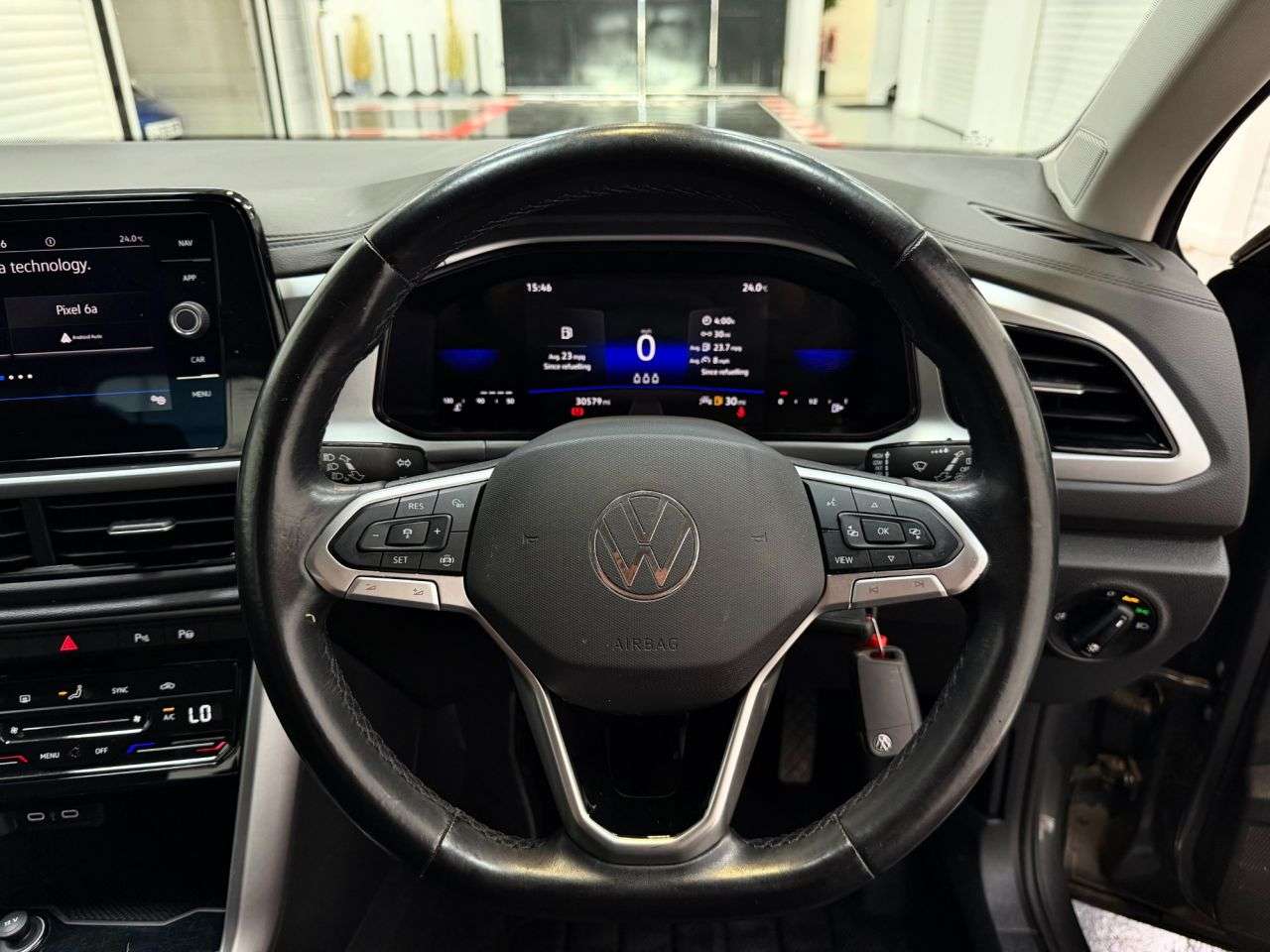 A 2023 VOLKSWAGEN T-ROC 1.5 TSI Life SUV 5dr Petrol Manual Euro 6 (s/s) (150 ps) A 2023 VOLKSWAGEN T-ROC 1.5 TSI Life SUV 5dr Petrol Manual Euro 6 (s/s) (150 ps)