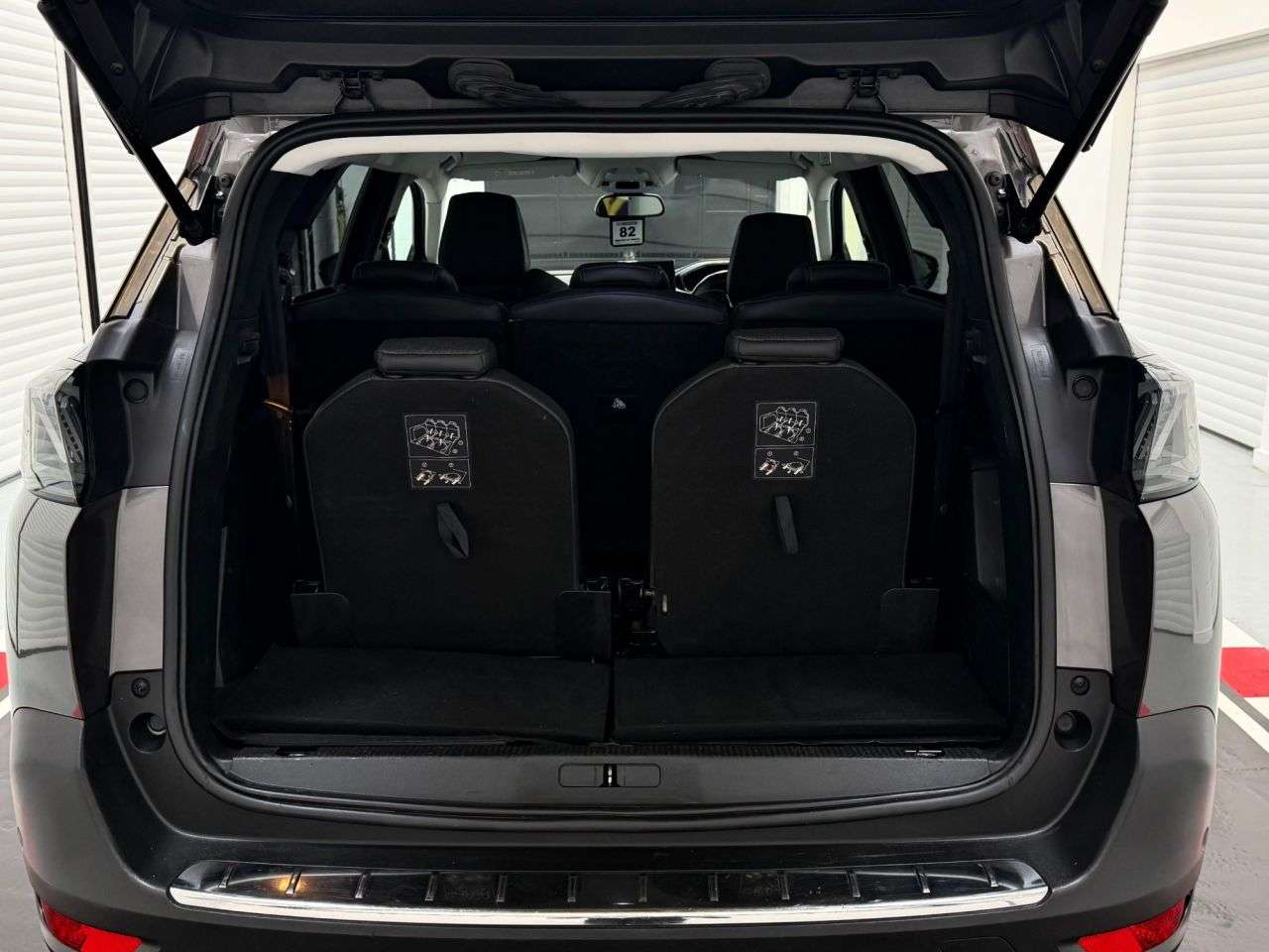 2021 PEUGEOT 5008 2021 PEUGEOT 5008