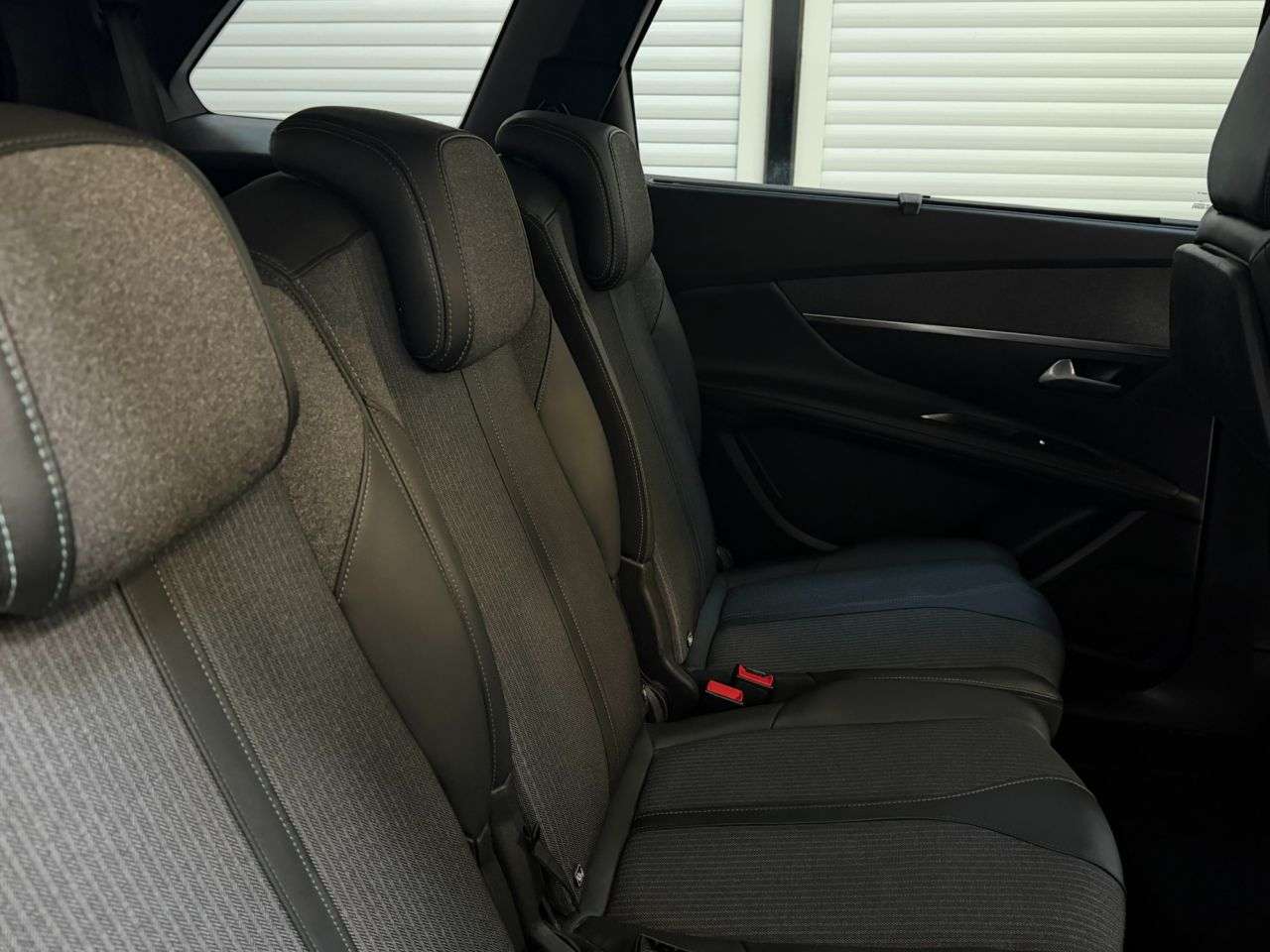 2021 PEUGEOT 5008 2021 PEUGEOT 5008