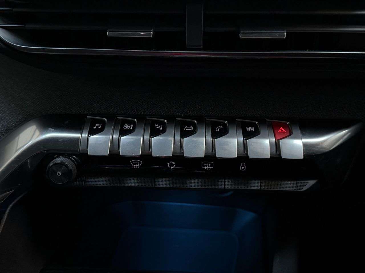 2021 PEUGEOT 5008 2021 PEUGEOT 5008