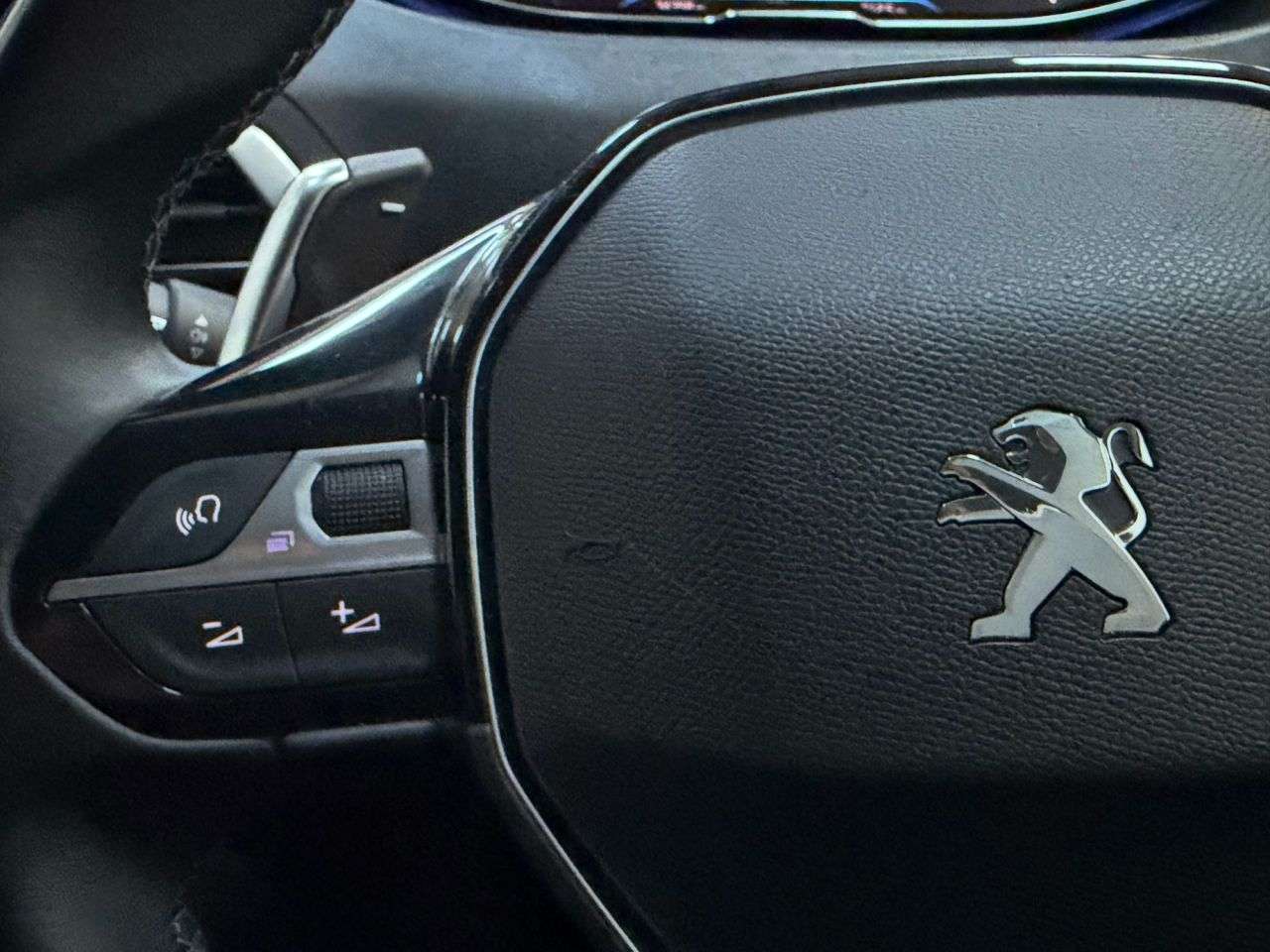 2021 PEUGEOT 5008 2021 PEUGEOT 5008