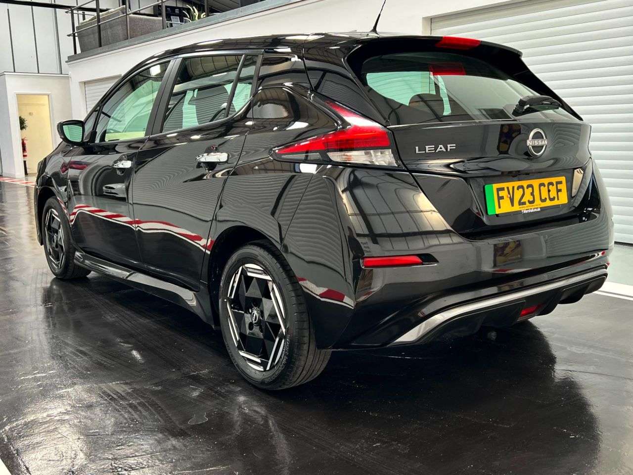 A 2023 NISSAN LEAF 39kWh Acenta Hatchback 5dr Electric Auto (150 ps) A 2023 NISSAN LEAF 39kWh Acenta Hatchback 5dr Electric Auto (150 ps)