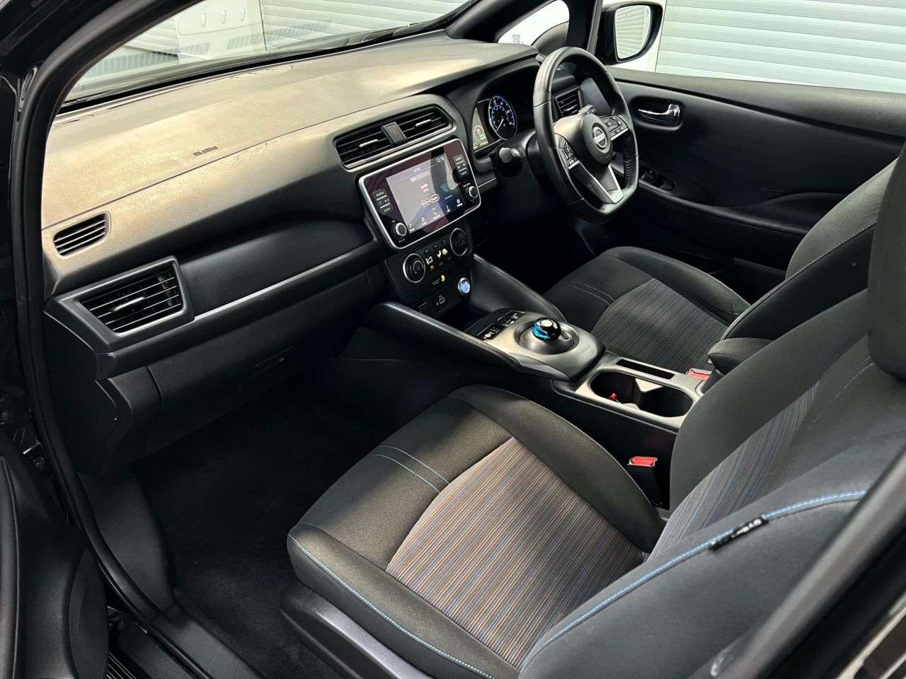 A 2023 NISSAN LEAF 39kWh Acenta Hatchback 5dr Electric Auto (150 ps) A 2023 NISSAN LEAF 39kWh Acenta Hatchback 5dr Electric Auto (150 ps)