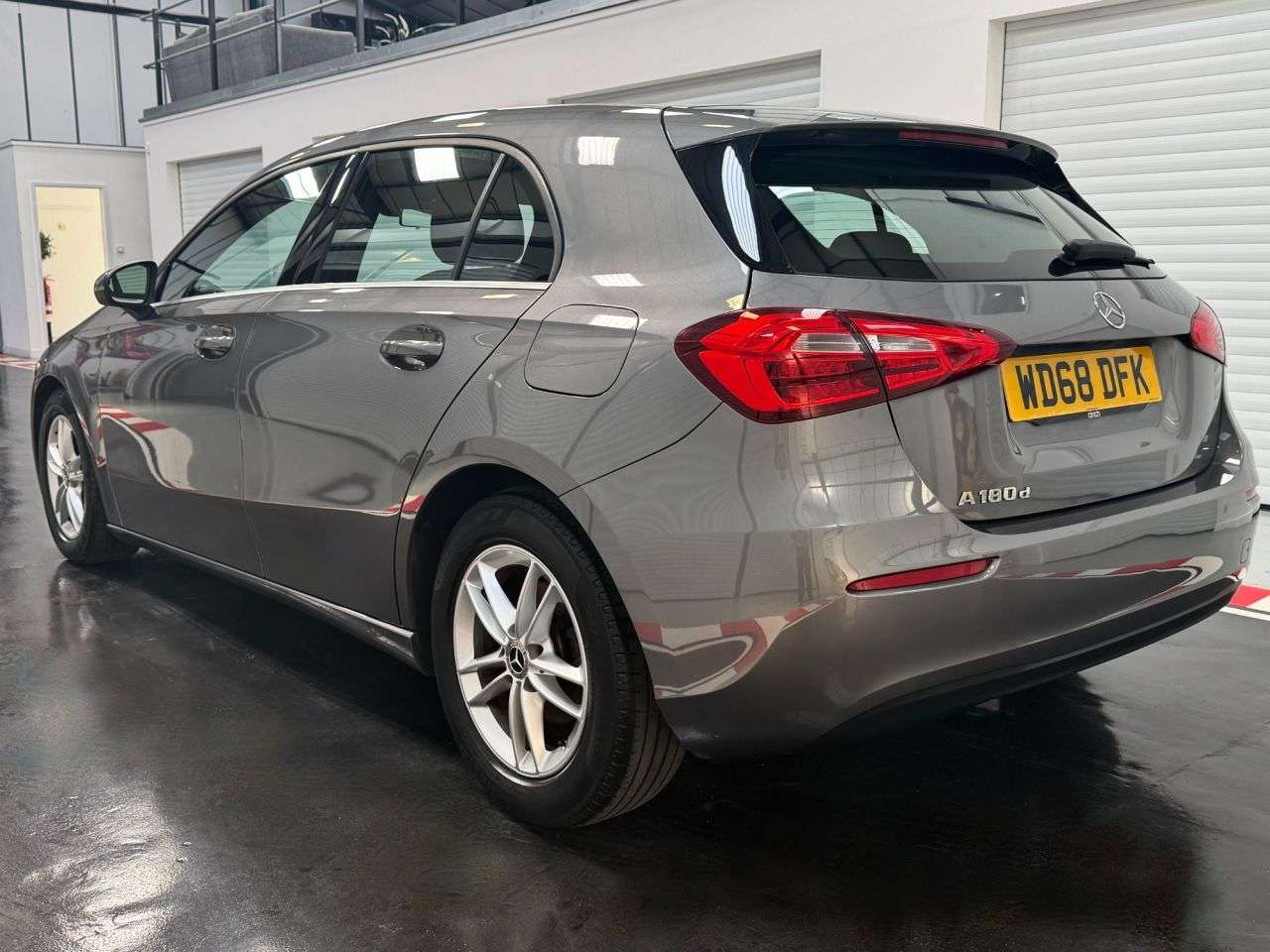 A 2018 MERCEDES-BENZ A-CLASS 1.5 A180d SE Hatchback 5dr Diesel 7G-DCT Euro 6 (s/s) (116 ps) A 2018 MERCEDES-BENZ A-CLASS 1.5 A180d SE Hatchback 5dr Diesel 7G-DCT Euro 6 (s/s) (116 ps)