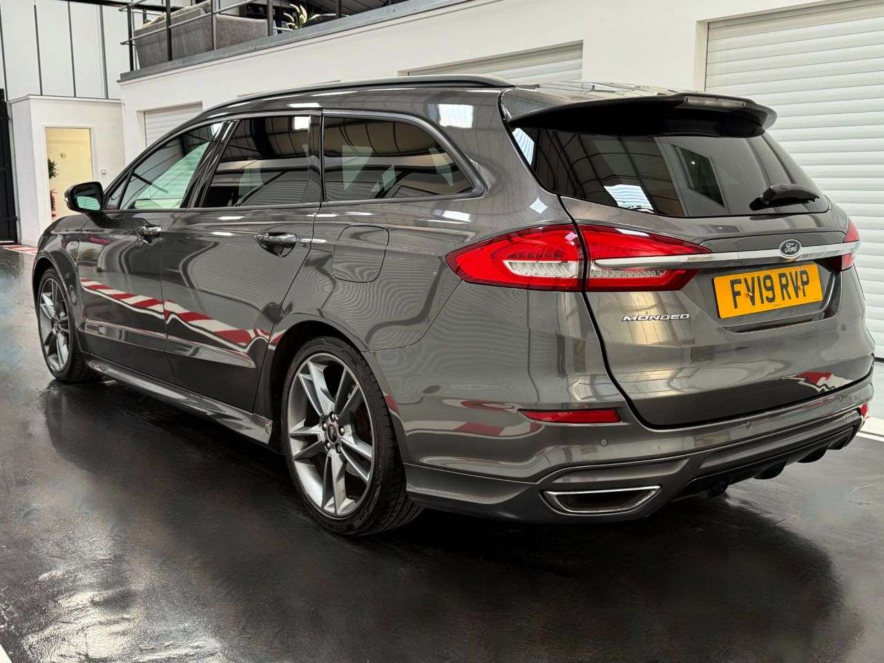 A 2019 FORD MONDEO 2.0 EcoBlue ST-Line Edition Estate 5dr Diesel Auto Euro 6 (s/s) (190 ps) A 2019 FORD MONDEO 2.0 EcoBlue ST-Line Edition Estate 5dr Diesel Auto Euro 6 (s/s) (190 ps)