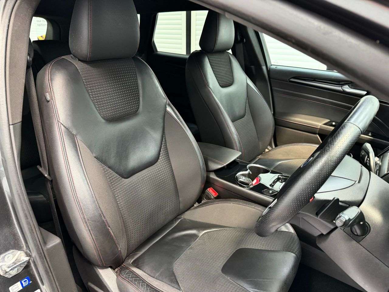 A 2019 FORD MONDEO 2.0 EcoBlue ST-Line Edition Estate 5dr Diesel Auto Euro 6 (s/s) (190 ps) A 2019 FORD MONDEO 2.0 EcoBlue ST-Line Edition Estate 5dr Diesel Auto Euro 6 (s/s) (190 ps)