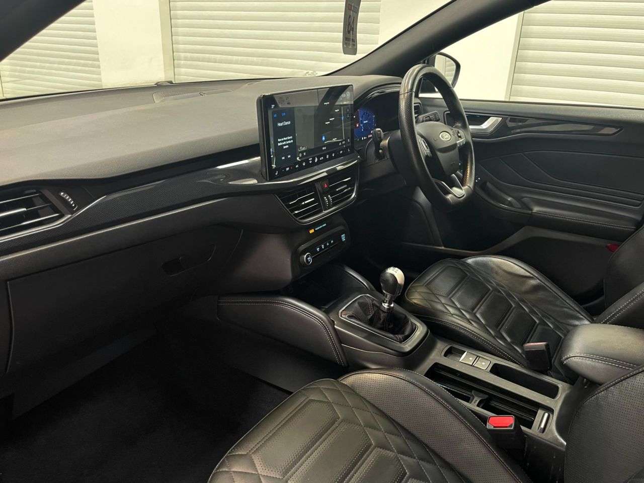 A 2022 FORD FOCUS 1.0T EcoBoost ST-Line Vignale Hatchback 5dr Petrol Manual Euro 6 (s/s) (125 A 2022 FORD FOCUS 1.0T EcoBoost ST-Line Vignale Hatchback 5dr Petrol Manual Euro 6 (s/s) (125