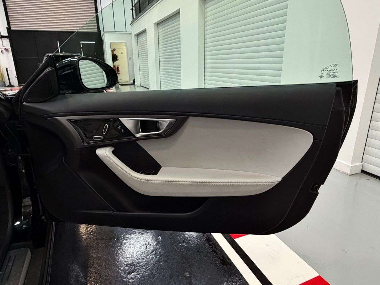 2013 JAGUAR F-TYPE 2013 JAGUAR F-TYPE