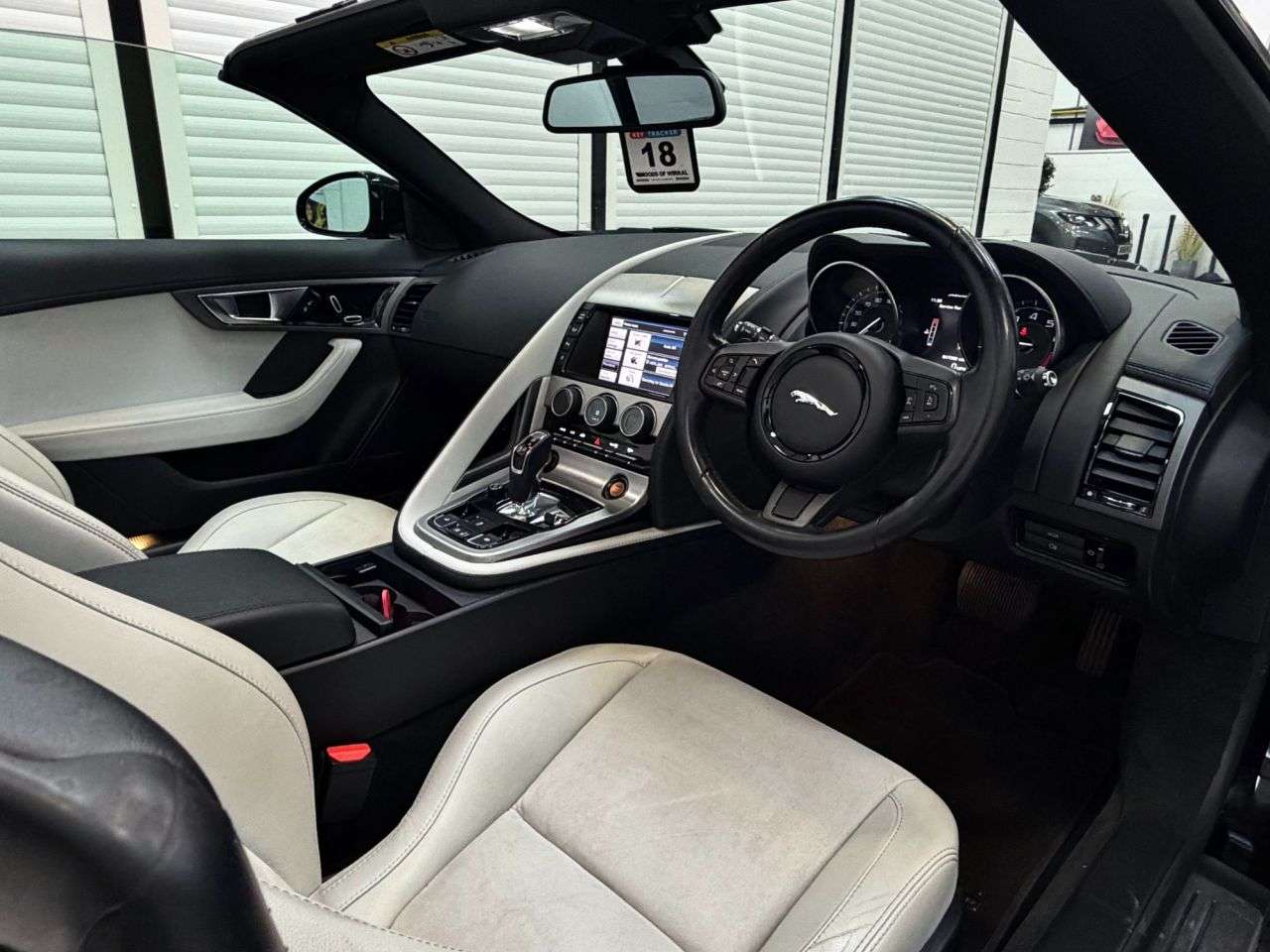 A 2013 JAGUAR F-TYPE 3.0 V6 Convertible 2dr Petrol Auto Euro 5 (s/s) (340 ps) A 2013 JAGUAR F-TYPE 3.0 V6 Convertible 2dr Petrol Auto Euro 5 (s/s) (340 ps)