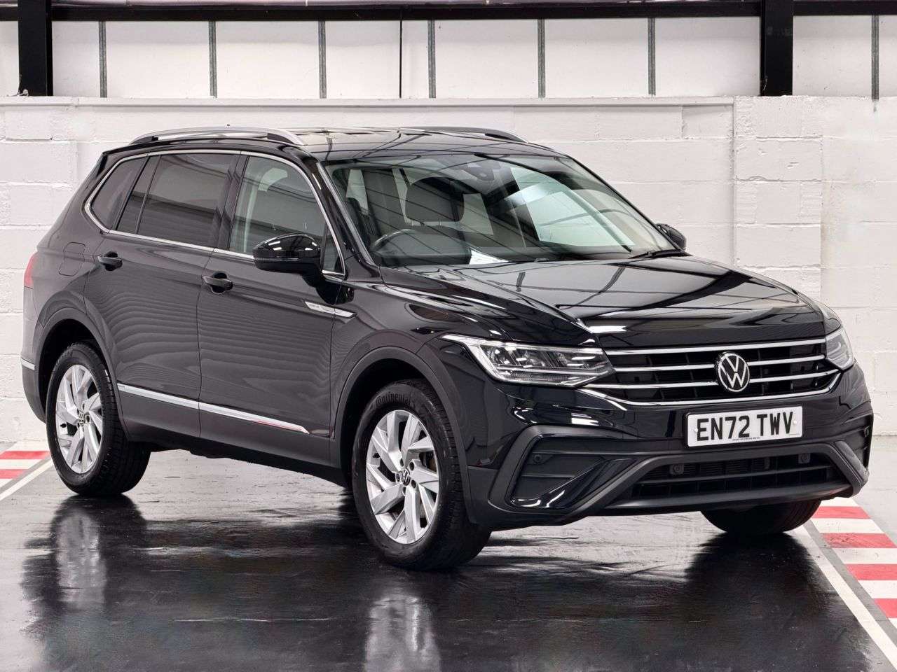 A 2023 VOLKSWAGEN TIGUAN ALLSPACE 1.5 TSI Life SUV 5dr Petrol DSG Euro 6 (s/s) (150 ps) A 2023 VOLKSWAGEN TIGUAN ALLSPACE 1.5 TSI Life SUV 5dr Petrol DSG Euro 6 (s/s) (150 ps)