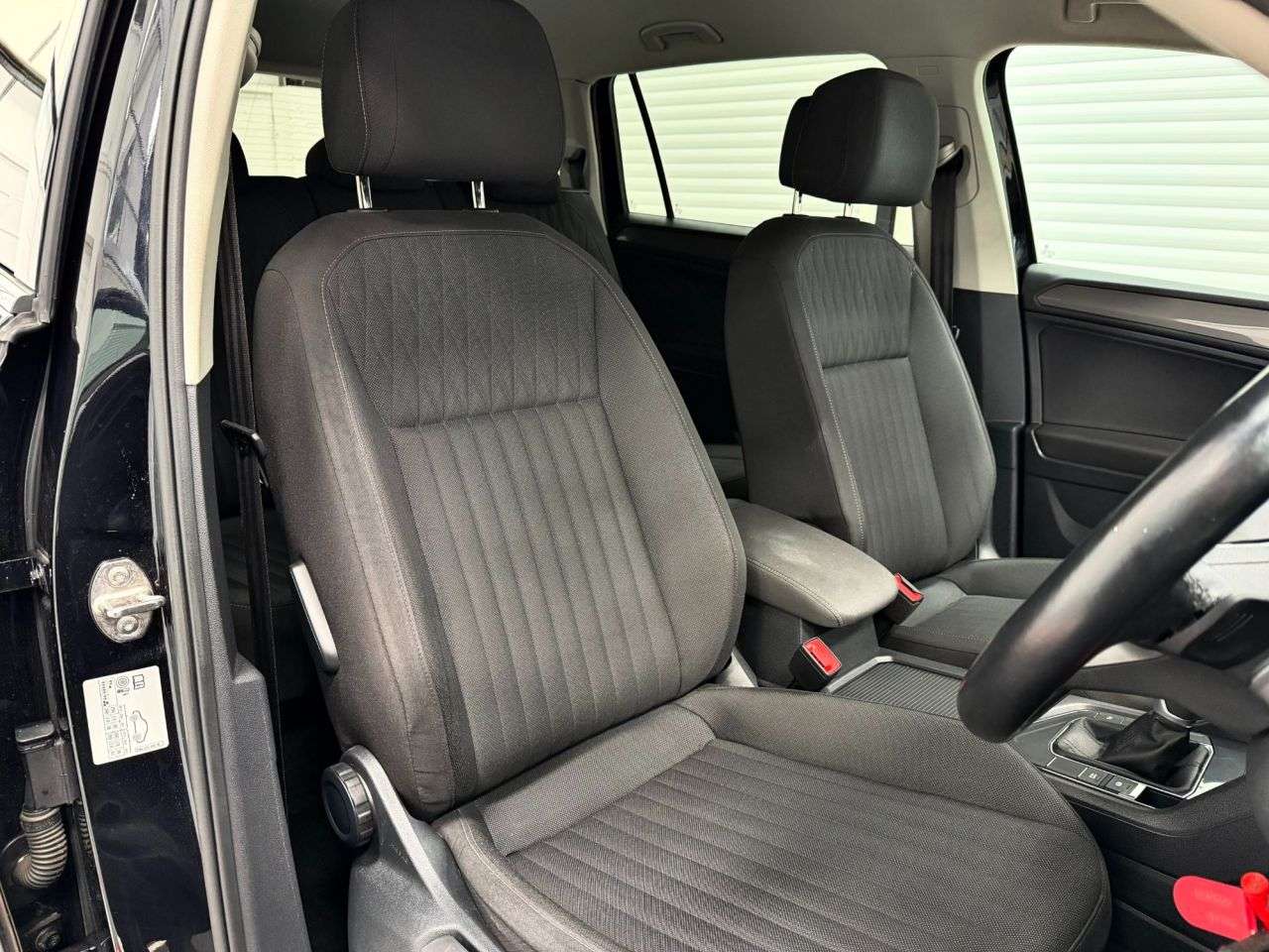 A 2023 VOLKSWAGEN TIGUAN ALLSPACE 1.5 TSI Life SUV 5dr Petrol DSG Euro 6 (s/s) (150 ps) A 2023 VOLKSWAGEN TIGUAN ALLSPACE 1.5 TSI Life SUV 5dr Petrol DSG Euro 6 (s/s) (150 ps)