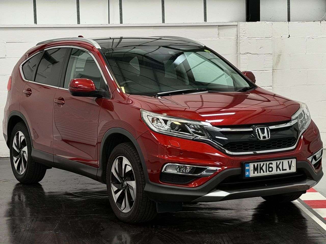 A 2016 HONDA CR-V 1.6 i-DTEC EX SUV 5dr Diesel Manual 4WD Euro 6 (s/s) (160 ps) A 2016 HONDA CR-V 1.6 i-DTEC EX SUV 5dr Diesel Manual 4WD Euro 6 (s/s) (160 ps)
