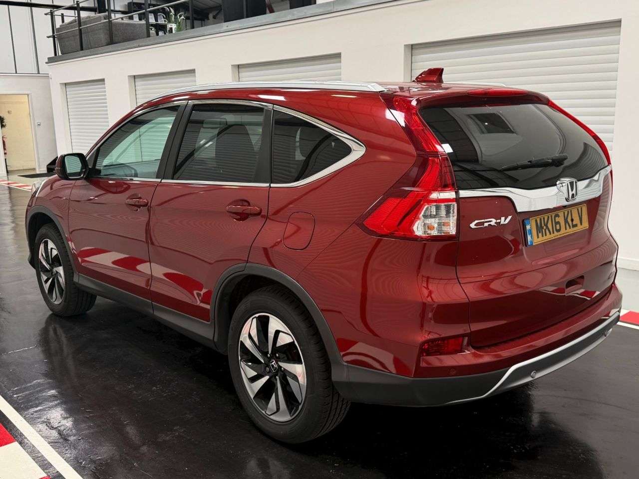 A 2016 HONDA CR-V 1.6 i-DTEC EX SUV 5dr Diesel Manual 4WD Euro 6 (s/s) (160 ps) A 2016 HONDA CR-V 1.6 i-DTEC EX SUV 5dr Diesel Manual 4WD Euro 6 (s/s) (160 ps)