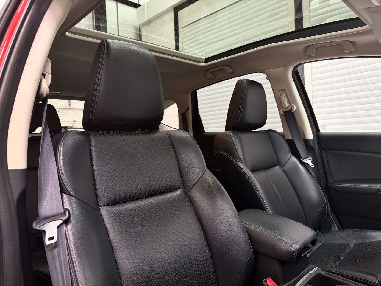 A 2016 HONDA CR-V 1.6 i-DTEC EX SUV 5dr Diesel Manual 4WD Euro 6 (s/s) (160 ps) A 2016 HONDA CR-V 1.6 i-DTEC EX SUV 5dr Diesel Manual 4WD Euro 6 (s/s) (160 ps)