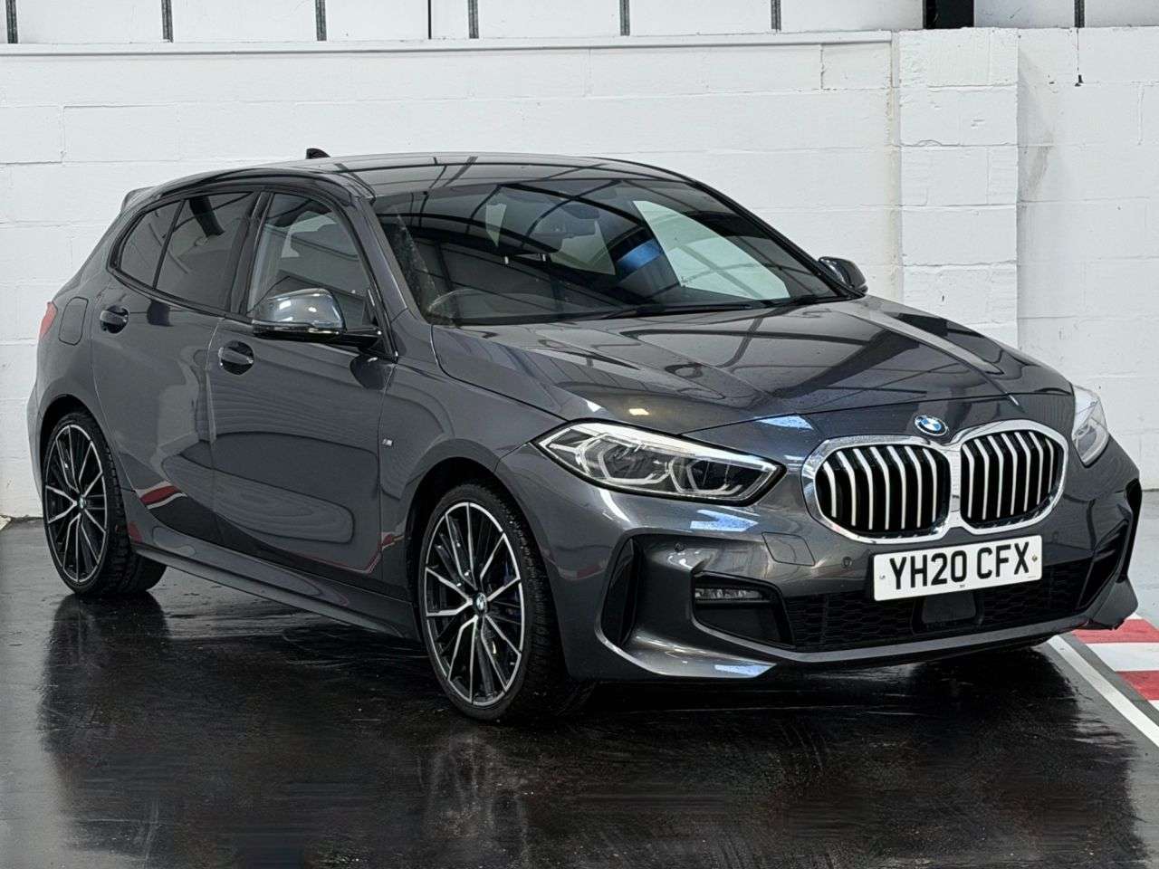 A 2020 BMW 1 SERIES 2.0 120d M Sport Hatchback 5dr Diesel Auto xDrive Euro 6 (s/s) (190 ps) A 2020 BMW 1 SERIES 2.0 120d M Sport Hatchback 5dr Diesel Auto xDrive Euro 6 (s/s) (190 ps)