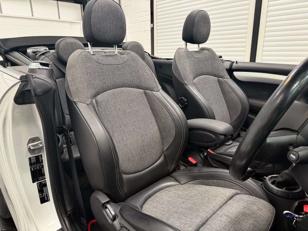2017 MINI CONVERTIBLE 2017 MINI CONVERTIBLE