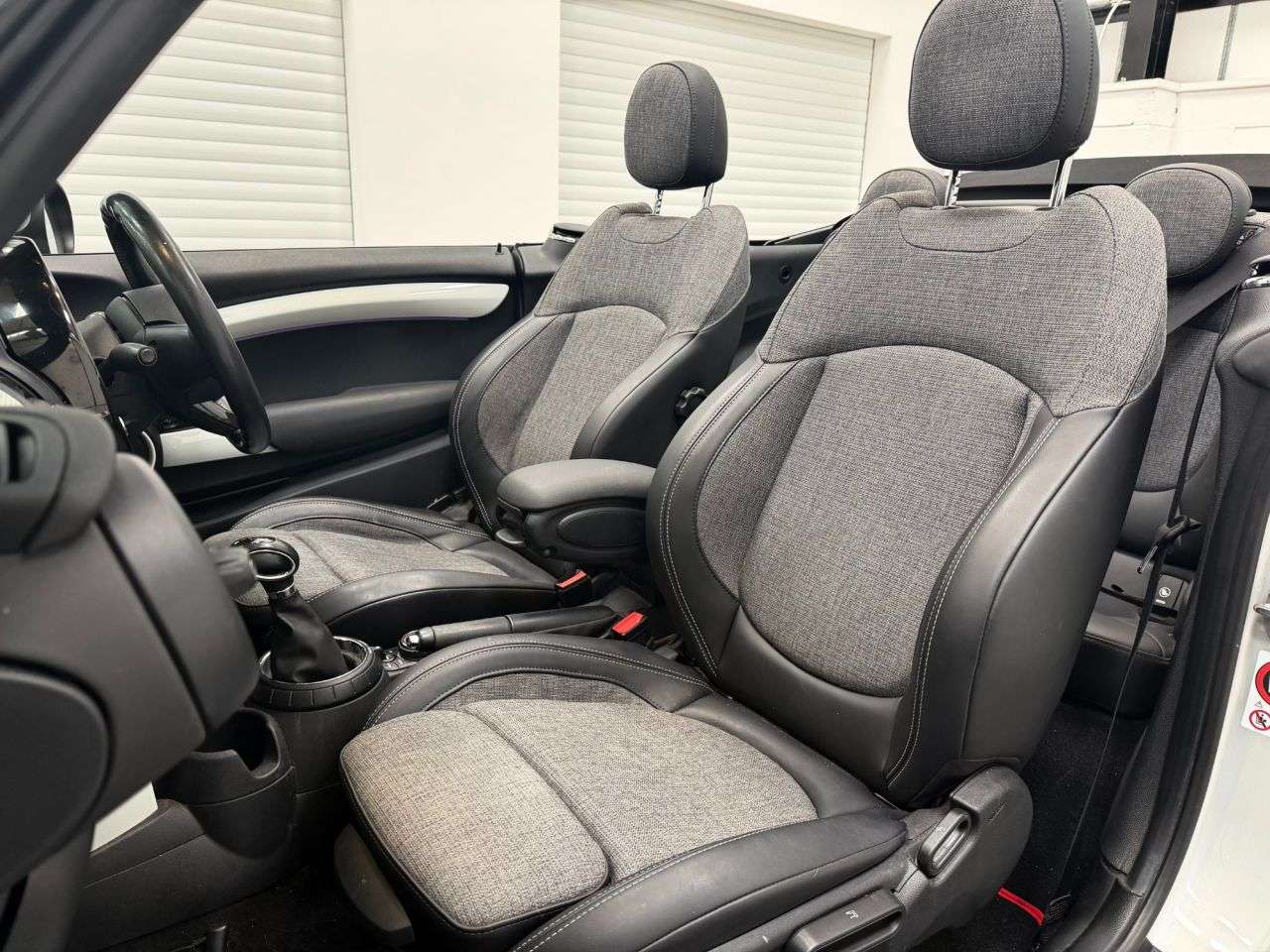 2017 MINI CONVERTIBLE 2017 MINI CONVERTIBLE