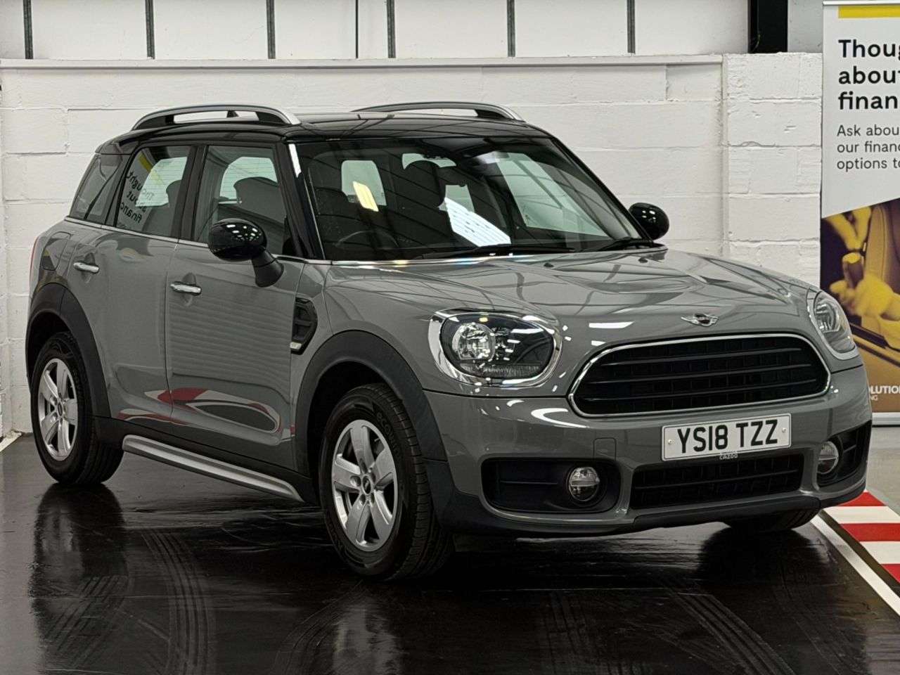 A 2018 MINI MINI COUNTRYMAN COOPER D A 2018 MINI MINI COUNTRYMAN COOPER D