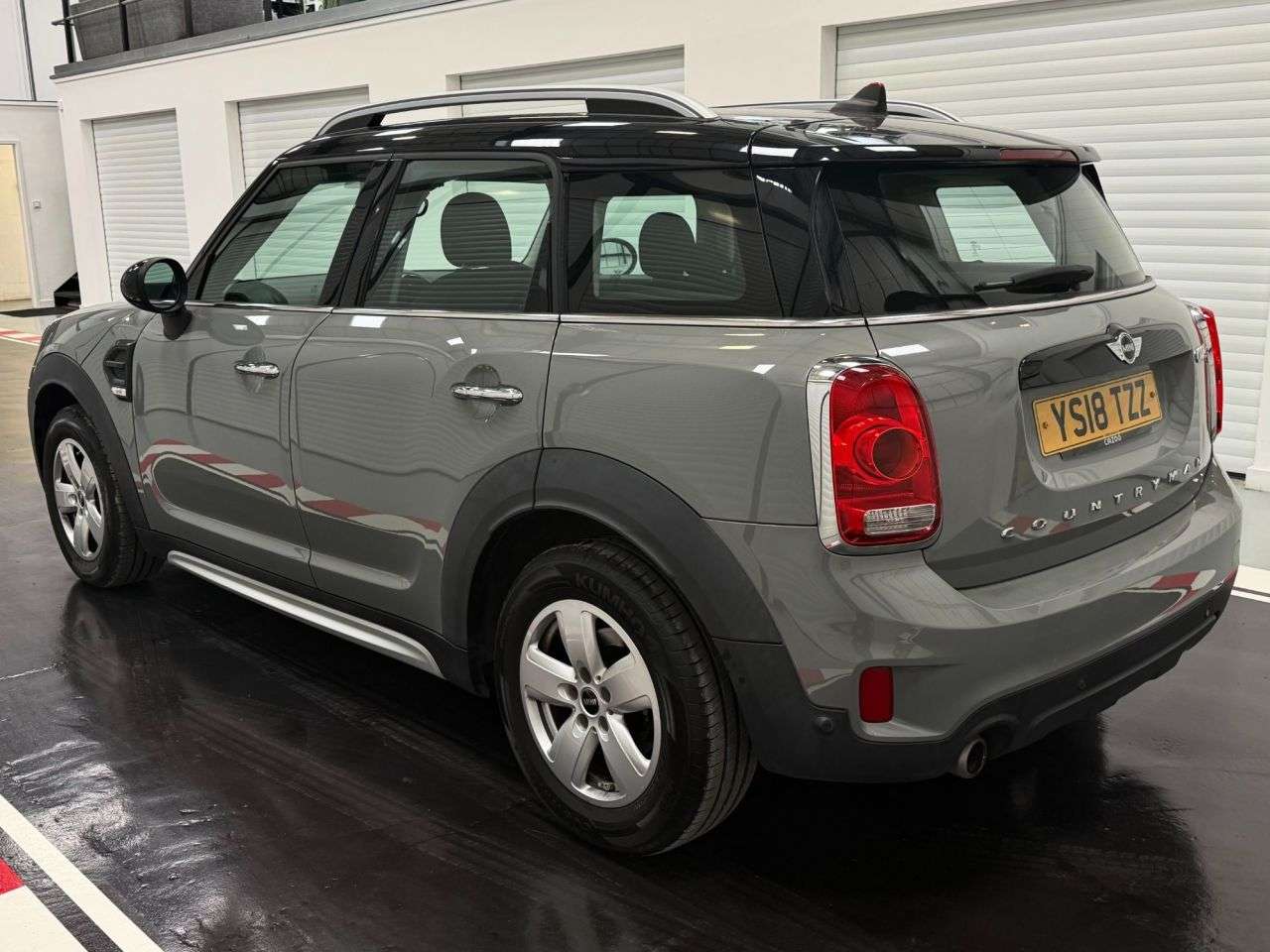A 2018 MINI MINI COUNTRYMAN COOPER D A 2018 MINI MINI COUNTRYMAN COOPER D