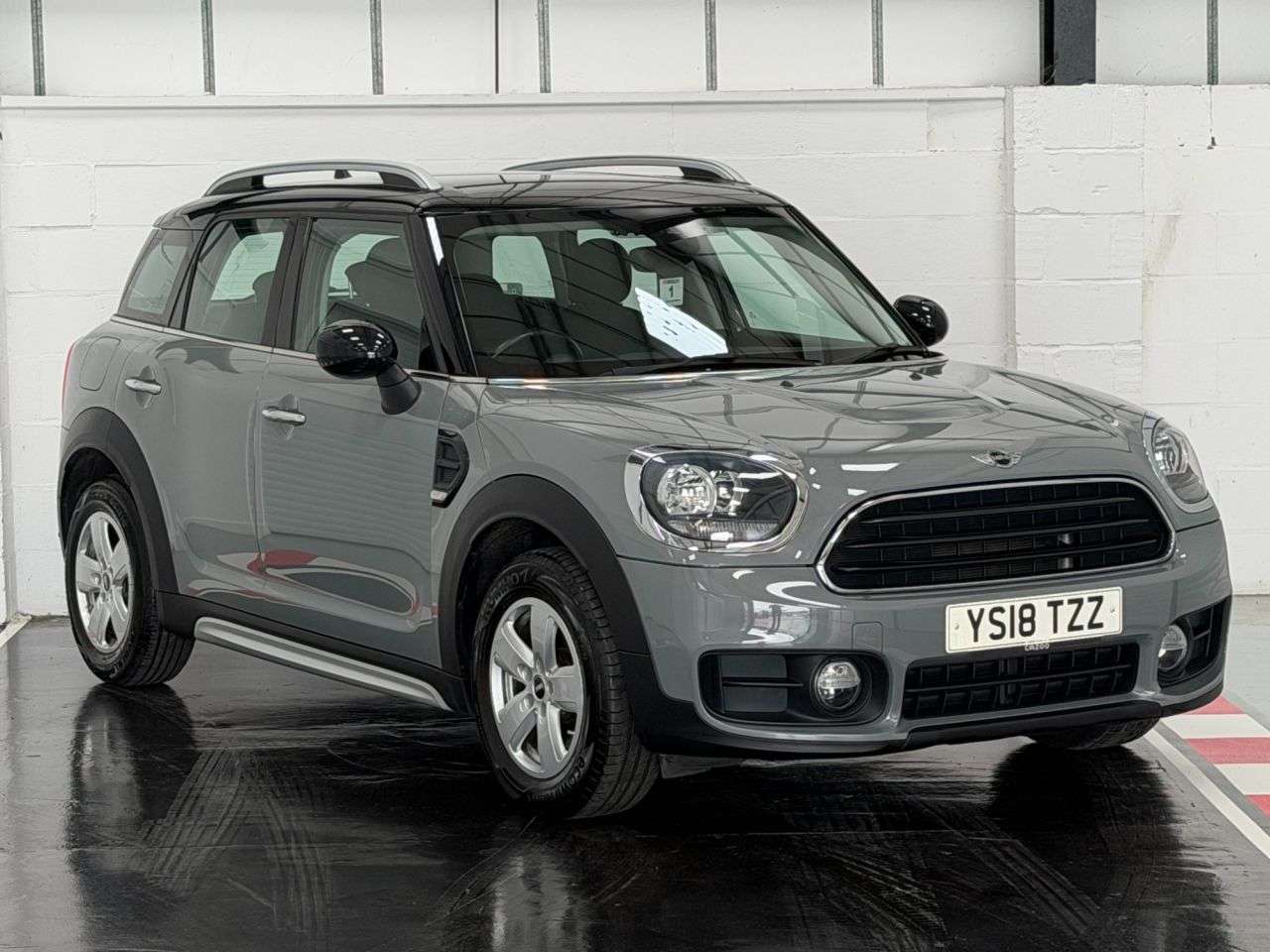 A 2018 MINI MINI COUNTRYMAN COOPER D A 2018 MINI MINI COUNTRYMAN COOPER D