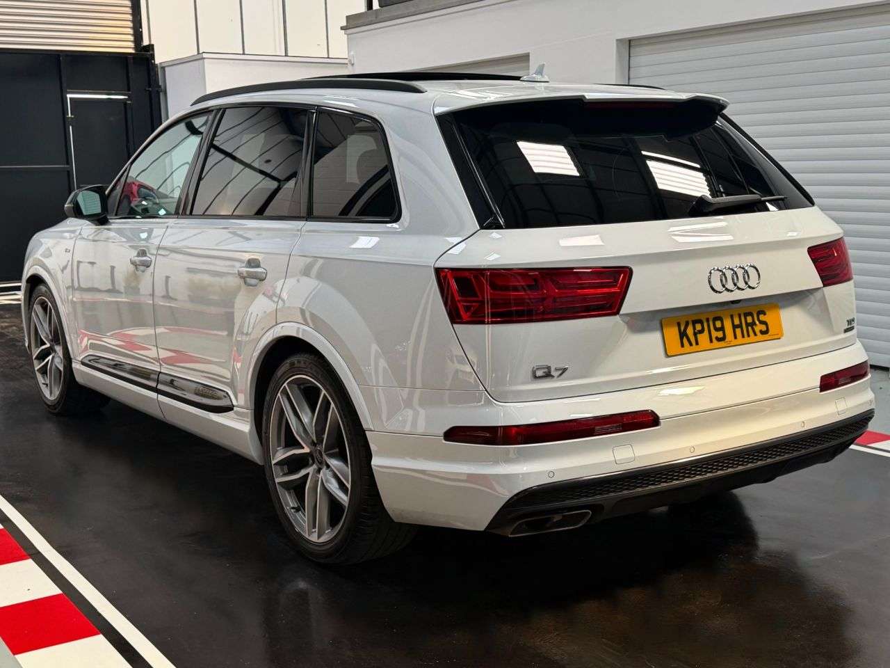 A 2019 AUDI Q7 3.0 TDI V6 50 Black Edition SUV 5dr Diesel Tiptronic quattro Euro 6 (s/s) ( A 2019 AUDI Q7 3.0 TDI V6 50 Black Edition SUV 5dr Diesel Tiptronic quattro Euro 6 (s/s) (