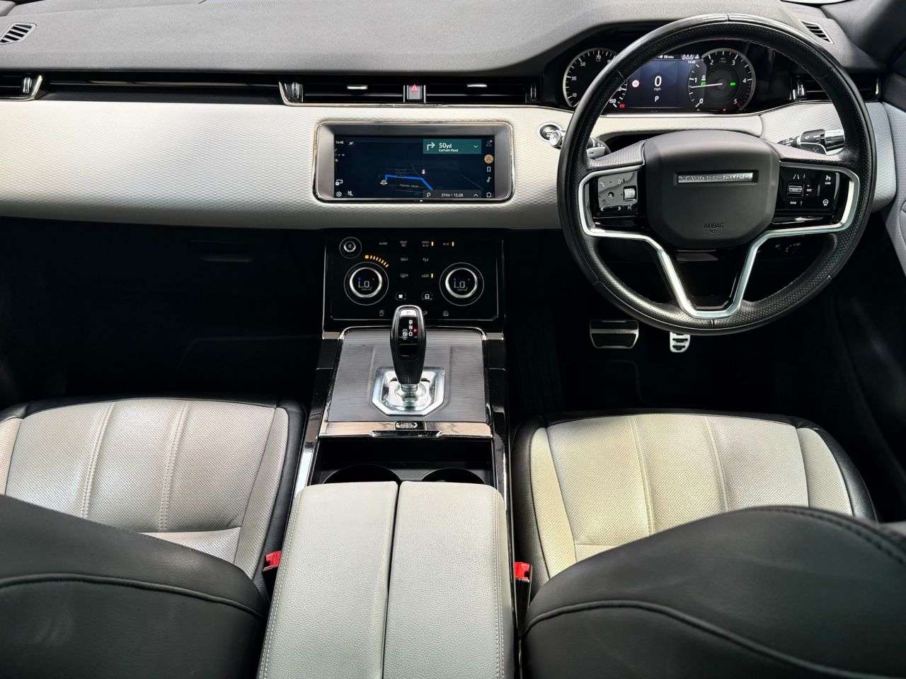 A 2021 LAND ROVER RANGE ROVER EVOQUE 2.0 D200 MHEV R-Dynamic S SUV 5dr Diesel Auto 4WD Euro 6 (s/s) (204 ps) A 2021 LAND ROVER RANGE ROVER EVOQUE 2.0 D200 MHEV R-Dynamic S SUV 5dr Diesel Auto 4WD Euro 6 (s/s) (204 ps)