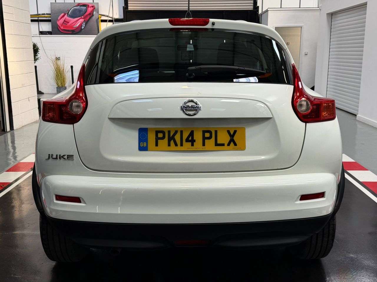 A 2014 NISSAN JUKE 1.6 Visia SUV 5dr Petrol Manual Euro 5 (94 ps) A 2014 NISSAN JUKE 1.6 Visia SUV 5dr Petrol Manual Euro 5 (94 ps)