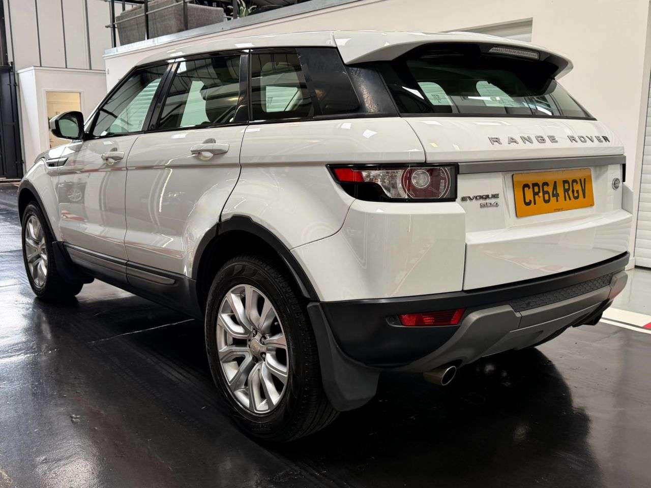 A 2015 LAND ROVER RANGE ROVER EVOQUE 2.2 SD4 Pure Tech SUV 5dr Diesel Manual 4WD Euro 5 (s/s) (190 ps) A 2015 LAND ROVER RANGE ROVER EVOQUE 2.2 SD4 Pure Tech SUV 5dr Diesel Manual 4WD Euro 5 (s/s) (190 ps)