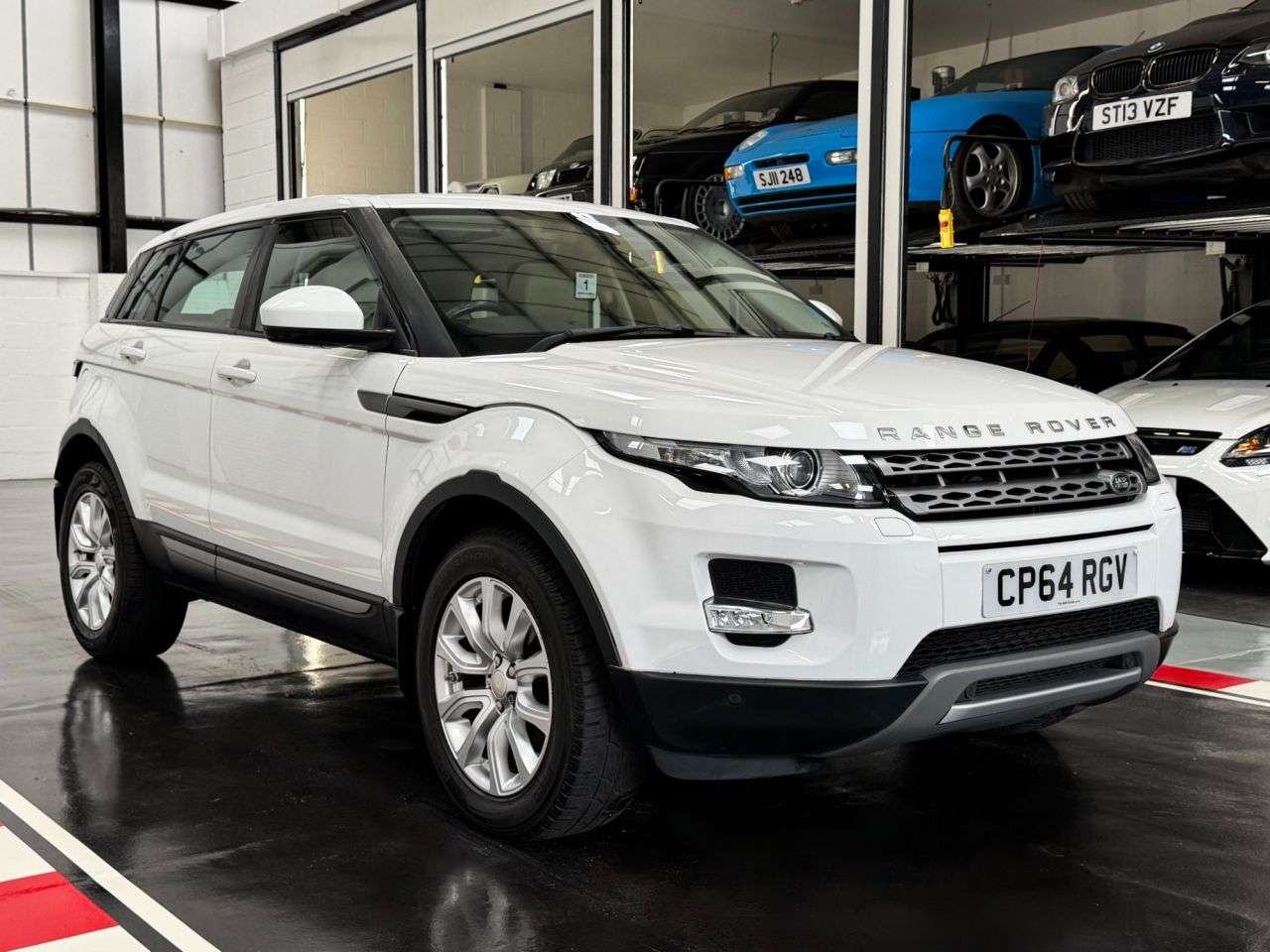 A 2015 LAND ROVER RANGE ROVER EVOQUE 2.2 SD4 Pure Tech SUV 5dr Diesel Manual 4WD Euro 5 (s/s) (190 ps) A 2015 LAND ROVER RANGE ROVER EVOQUE 2.2 SD4 Pure Tech SUV 5dr Diesel Manual 4WD Euro 5 (s/s) (190 ps)
