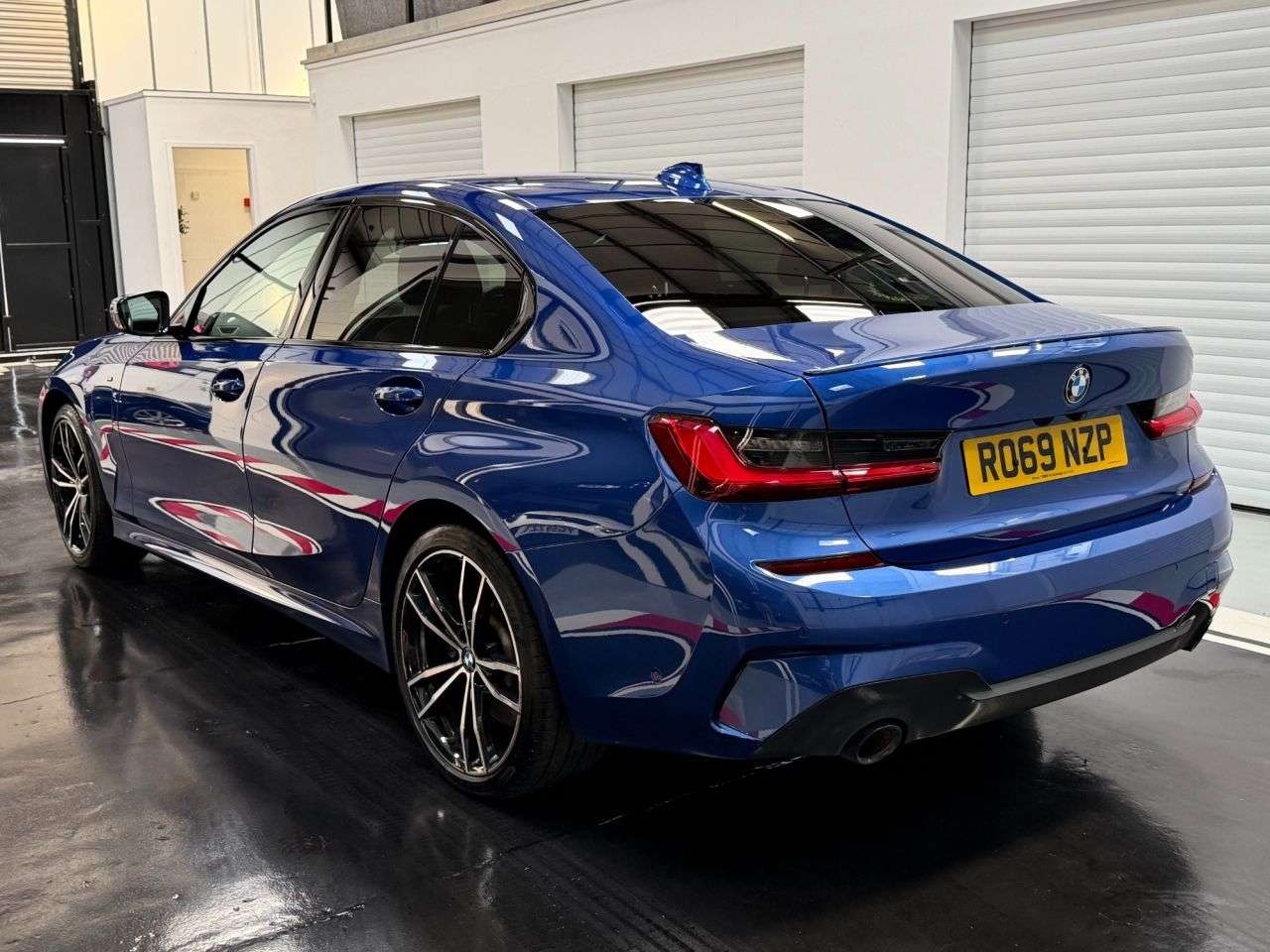 A 2019 BMW 3 SERIES 2.0 330e 12kWh M Sport Saloon 4dr Petrol Plug-in Hybrid Auto Euro 6 (s/s) ( A 2019 BMW 3 SERIES 2.0 330e 12kWh M Sport Saloon 4dr Petrol Plug-in Hybrid Auto Euro 6 (s/s) (