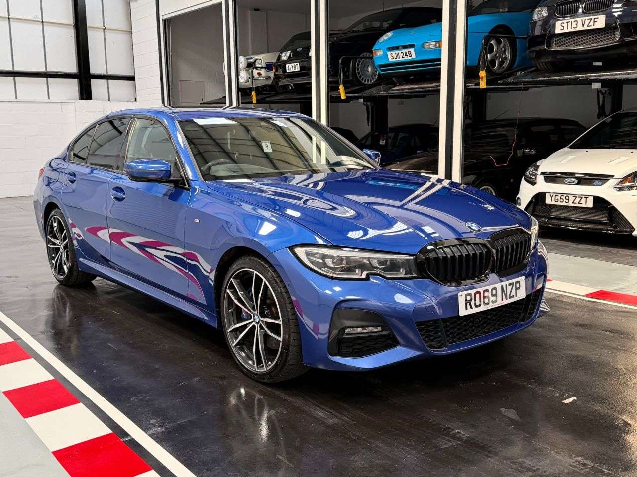 A 2019 BMW 3 SERIES 2.0 330e 12kWh M Sport Saloon 4dr Petrol Plug-in Hybrid Auto Euro 6 (s/s) ( A 2019 BMW 3 SERIES 2.0 330e 12kWh M Sport Saloon 4dr Petrol Plug-in Hybrid Auto Euro 6 (s/s) (