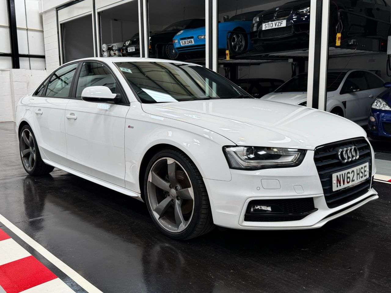 A 2012 AUDI A4 2.0 TDI Black Edition Saloon 4dr Diesel Manual Euro 5 (s/s) (143 ps) A 2012 AUDI A4 2.0 TDI Black Edition Saloon 4dr Diesel Manual Euro 5 (s/s) (143 ps)