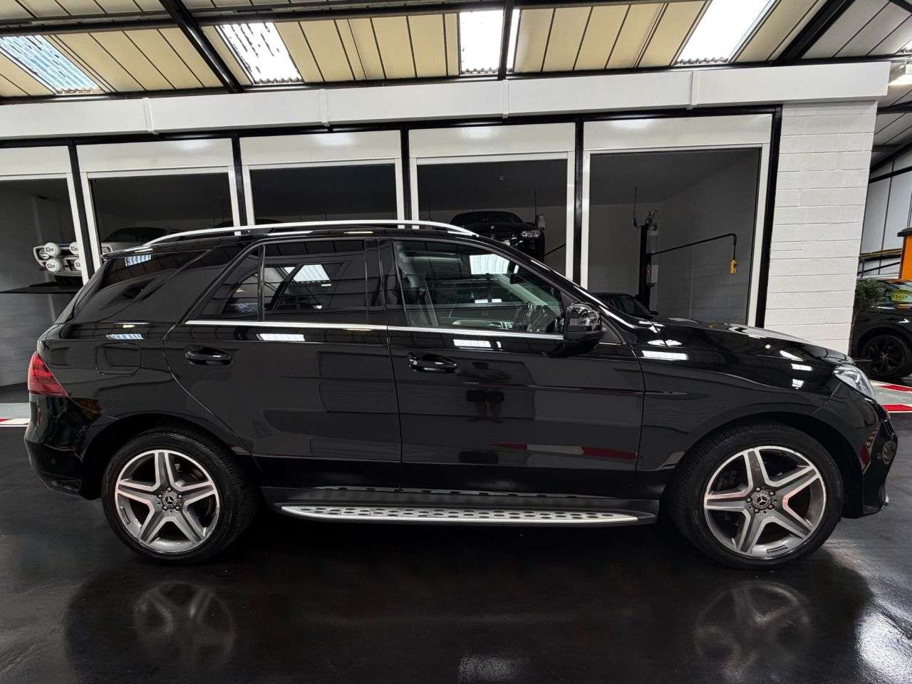 A 2018 MERCEDES-BENZ GLE 2.1 GLE250d AMG Line (Premium) SUV 5dr Diesel G-Tronic 4MATIC Euro 6 (s/s) A 2018 MERCEDES-BENZ GLE 2.1 GLE250d AMG Line (Premium) SUV 5dr Diesel G-Tronic 4MATIC Euro 6 (s/s)