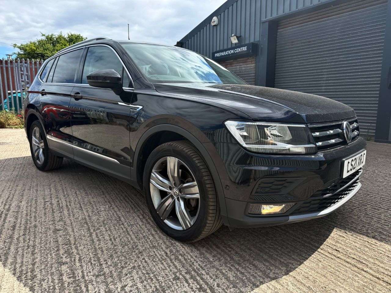 A 2021 VOLKSWAGEN TIGUAN ALLSPACE 1.5 TSI EVO Match SUV 5dr Petrol DSG Euro 6 (s/s) (150 ps) A 2021 VOLKSWAGEN TIGUAN ALLSPACE 1.5 TSI EVO Match SUV 5dr Petrol DSG Euro 6 (s/s) (150 ps)